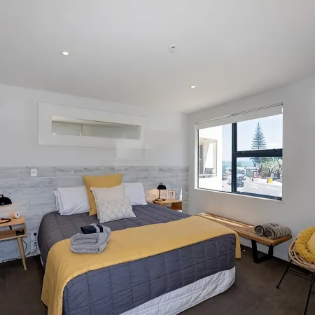 Spacious Large Modern Apartment in Fantastic Location