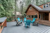 Riverfront Cabin w/Hot Tub : Near Mt. Rainier Sunrise entrance - Alppimaja