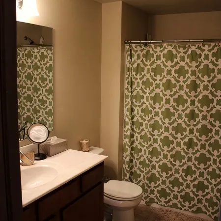 Cozy 2-bedroom condo in Waterloo south side with AC, WiFi & cable TV