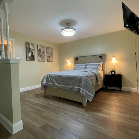 Charming 3-bedroom house in peaceful Arlington with WiFi, AC