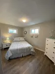 Cozy cottage with lake view! 20 min from Cedar Point, Kalahari, & Sports Force!