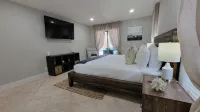 Designer 3 Br Home Heated Pool 3 mi. from the Beach & Downtown Private Backyard - 4-Star