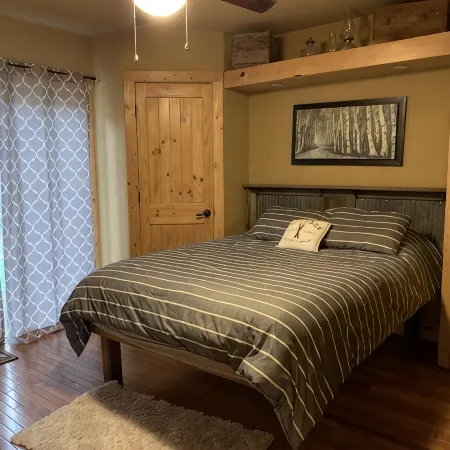 Summit Lodge- Relaxation with Spectacular Views of the Hills- 3 mi. to Deadwood~ Hoteles en Lead