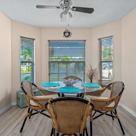 Charming 3-Bdr Getaway w/Pool in West Bradenton – Close to Beaches & Attractions