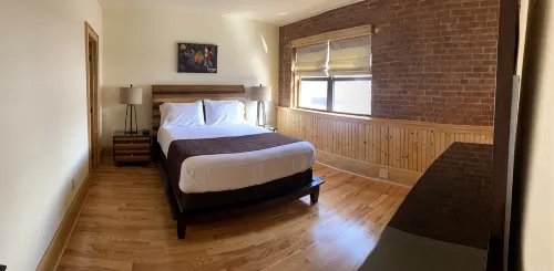 Main Street Retreats 105 - Brand New Apt. 105 - 4-Star
