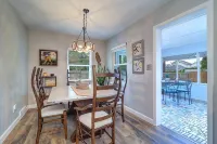 2 Bedroom Bungalow With Hot Tub Near Indian Rocks Beach - 4-Sterne