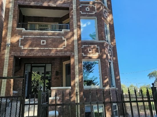 High-End 2Bdrm Garden Apt. Where Comfort Meets Style