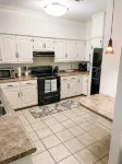 2 BR / 2 BA UNIT! WALKING DISTANCE FROM SQUARE AND CAMPUS!! - 3-Star