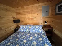 Cozy 1 bedroom cabin a few steps from Gardner Lake - Chalets