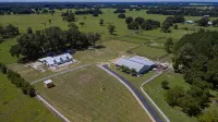 Green Acres Barn Apartment...sleeps 2 comfortably but will sleep 4. - Apartments