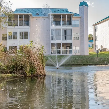 Penthouse with pool.  8 min to Tablerock Lake