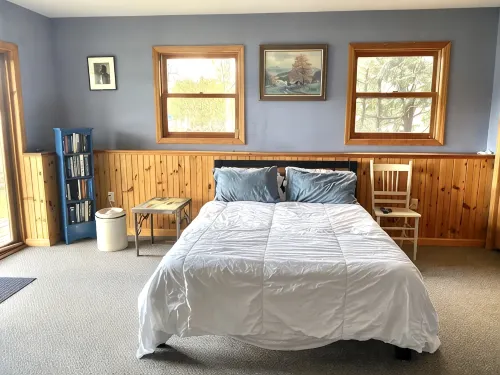 Lakeside Home with Mountain Views - Wifi