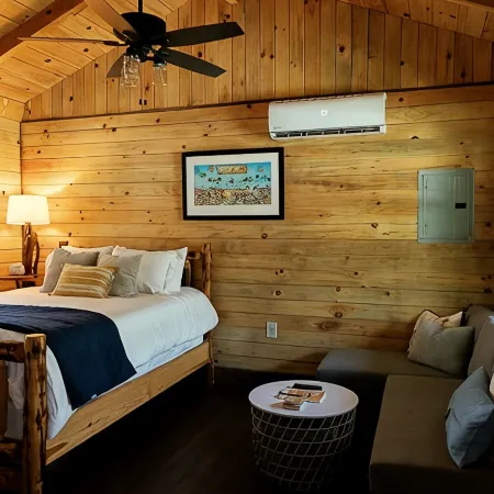 "Stars Hollow" Cozy Mini Cabin Stay - RRG