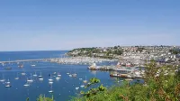 PANORAMIC VIEWS & OFF ROAD PARKING! - Apartments