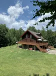 Warm Secluded Adirondack Chalet with Game Room and Bar/Lounge - Wi-Fi