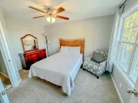 THE GOVERNOR’S RETREAT<br>Home Sweet Home Retreat Near Downtown Clarksville - balcony