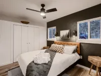 Stylish 2-bedroom Cabin with Breathtaking Mountain Views + Hot Tub Hotels in Bailey