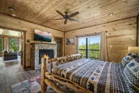 NewLuxuryCabin-Private Heated Indoor pool-Theater-Game room-Hot Tub-Fire Pit - プライペートプール