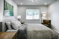 Newly Renovated Mid-Modern Townhome Central Twin Falls - 4-نجوم