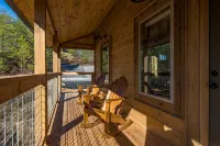 Lagniappe  Lookout , Smoky Mountain View  Private Indoor Pool Hot Tub - Private Pools