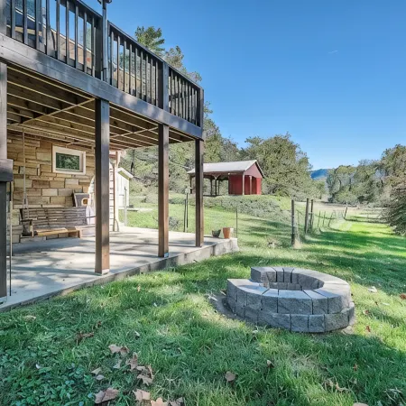 Comfy Creekside Getaway in Eagle Rock, VA on Craig Creek, near the James River