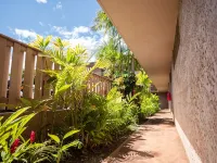 Pool View, Easy Walk to Charley Young or Kam1  Beach, Comfortable King-Bed. AC - 2-Star