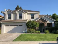 Joyful Retreat: Spacious 4-Bedroom Oasis to Relax & Unwind - 3-Star