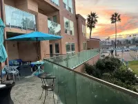 Outdoor Retreat with Panoramic Ocean Vistas, Sunrises, and Sunsets. - Wifi