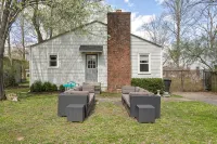 Scarlett Scales Cottage in Downtown Franklin - บังกะโล