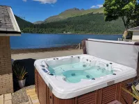 Hot Tub & Stunning Waterfront Views. Kayaks and Sups Free for Guests Use !!! - Wifi