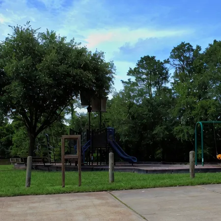 Cozy lake house w/Lake Conroe access- pet friendly!