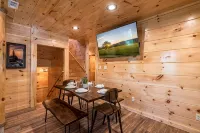 Luxury Mountain Escape: Hot Tub, Pool Table, Pool,  Mountain Views - Near Town - Tiny Houses