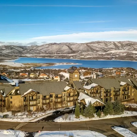 Top Floor Deer Valley Gondola Lakefront Condo- Great views