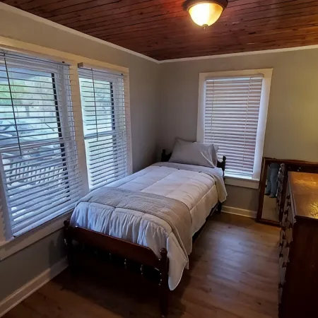 The Cottage @ Georgetown Square. 10% Weekly Discount; 30% Monthly Discount.