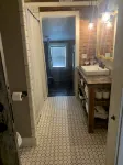 Country cottage on 3 acres right outside of town close to UTM - Homestays