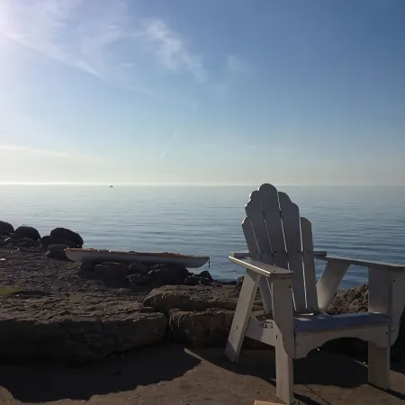 Petoskey in-Town Home Short Walk to: Shopping/Food/Waterfront. Long-Time Hosts.