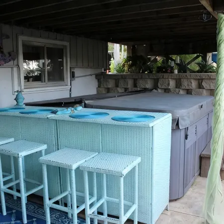 Turtle Cove Lakefront APT.  10 min from MIS, 40 min to Ann Arbor
