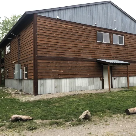 10 minutes to Glacier National Park! Central Eastside location for park access.
