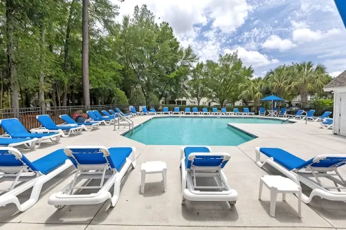 Queen Kelsey-Mins from Credit One-Pet Friendly - Homestays
