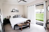 Laurina Estate - Beach