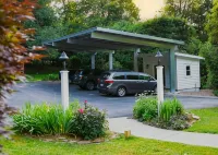 Lovill House Inn - parking