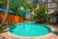 Wyndham Garden Tijuana Palacio Azteca - Airport Shuttle