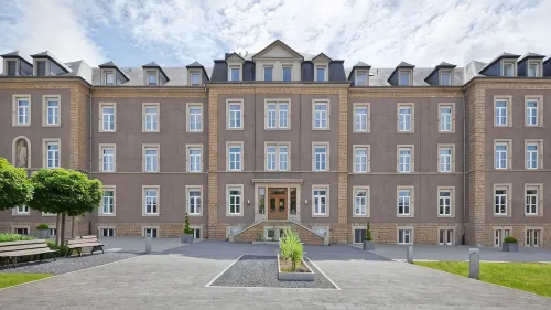 Hotel-Résidence am Klouschter - sarapan