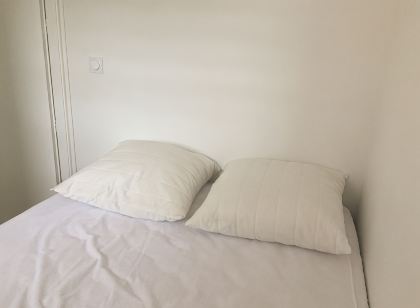 FACING THE SEA, Very nice apartment T2, large balcony and beach below
