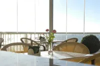 Bucoleon by Cheers - Hostels