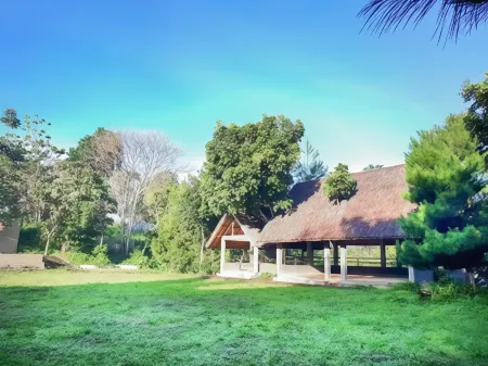 Bumi Ciboled Mitra RedDoorz Near Gerbang Tol Pamulihan Отели рядом с достопримечательностью «Prabu Geusan Ulun Museum»