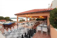Hotel Priscapac Resort & Apartments