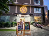Cha Li's Family Hotel&Hostel Hotels near The Heart of Pai Resort