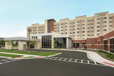 Embassy Suites by Hilton Chicago Naperville Hotels in Naperville