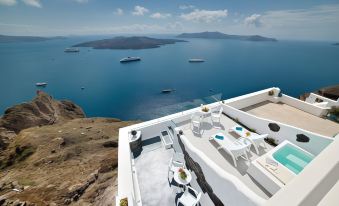 Fira Deep Blue Suites